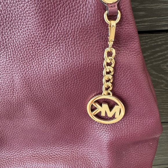 Michael Kors Maroon Jet Set Shoulder Bag - Picture 5 of 10